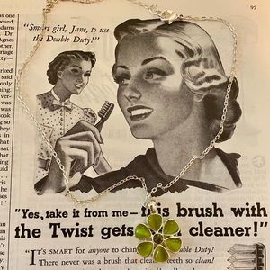 Flower necklace 🖤